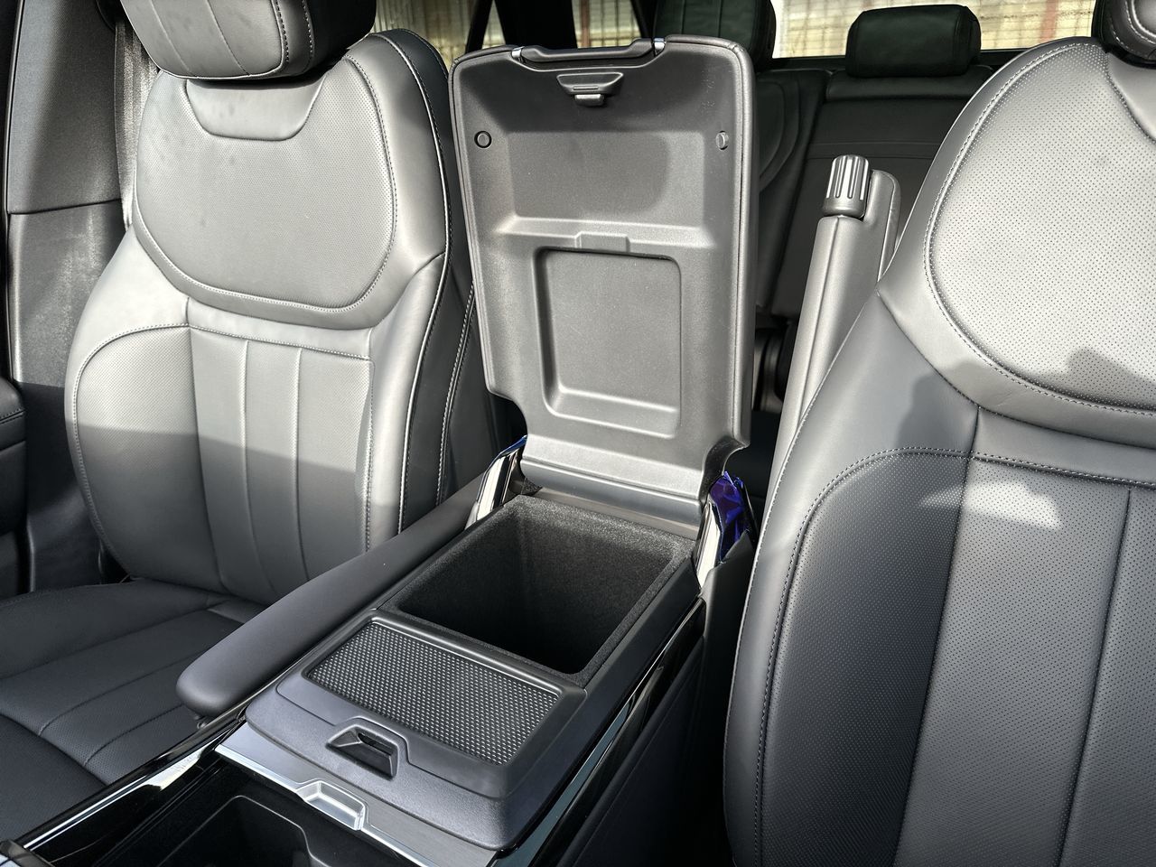 2025 Land Rover Range Rover Sport Mild Hybrid in Vancouver, British Columbia