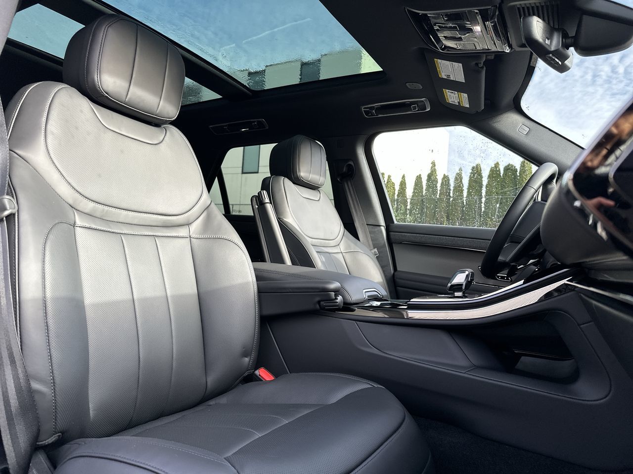 2025 Land Rover Range Rover Sport Mild Hybrid in Vancouver, British Columbia