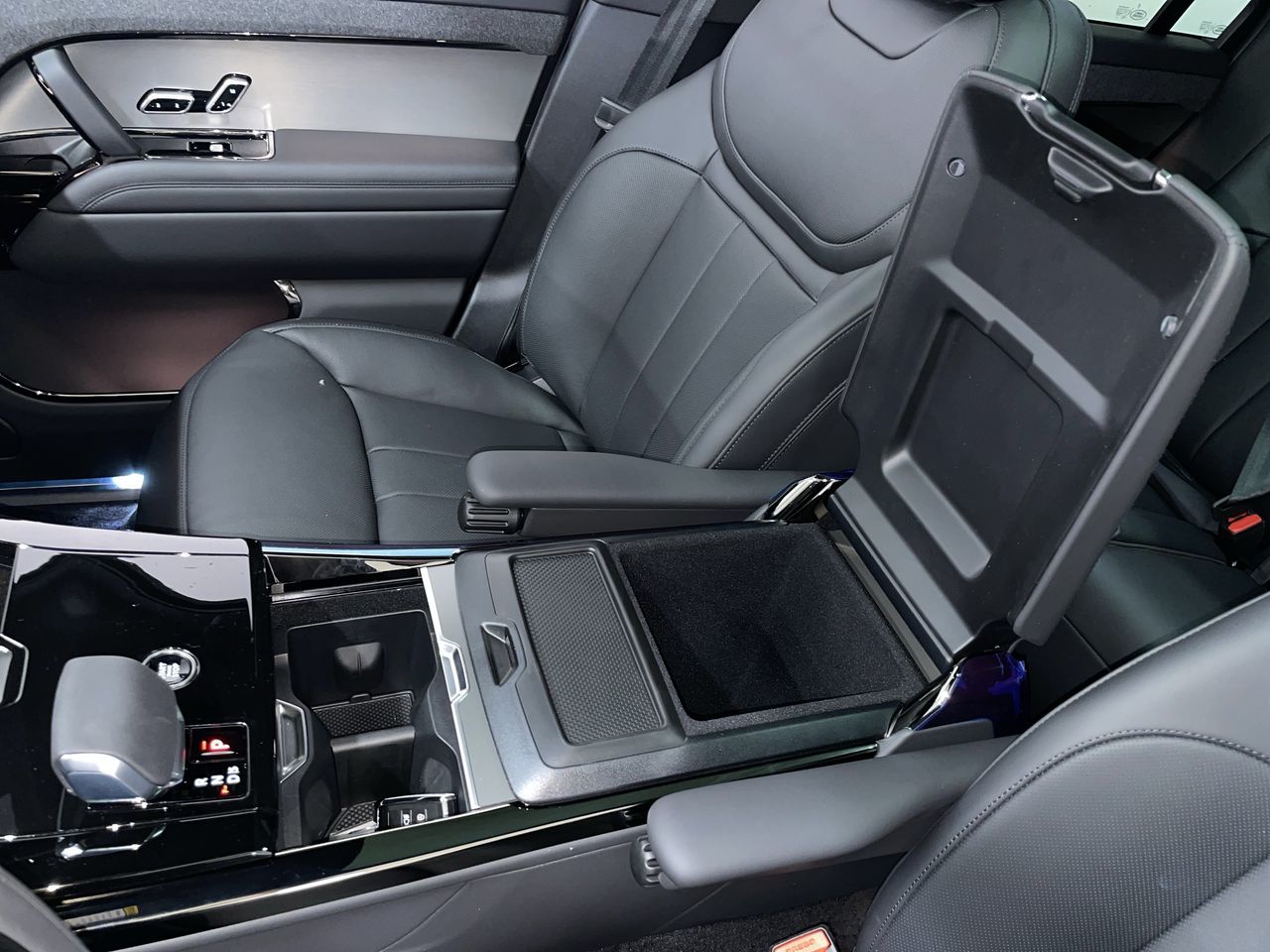 2025  Range Rover Sport Mild Hybrid