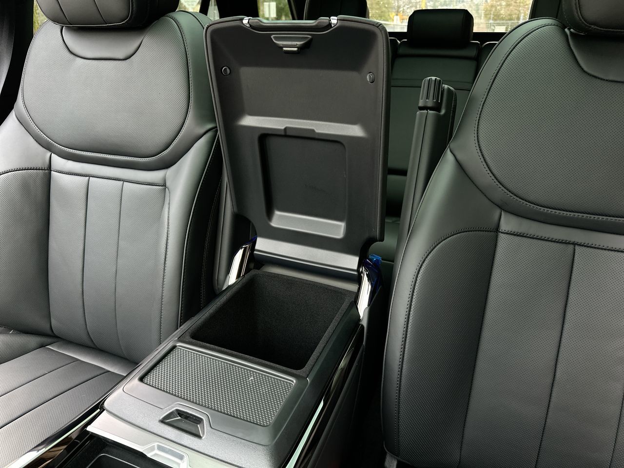 2025 Land Rover RANGE ROVER SPORT Plug-in Hybrid in Vancouver, British Columbia