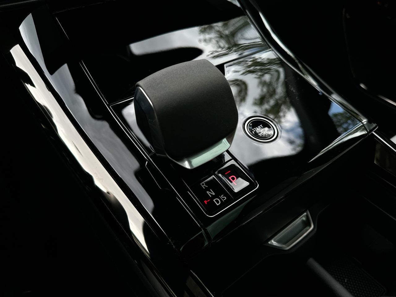 2025 Land Rover RANGE ROVER SPORT PHEV in Vancouver, British Columbia