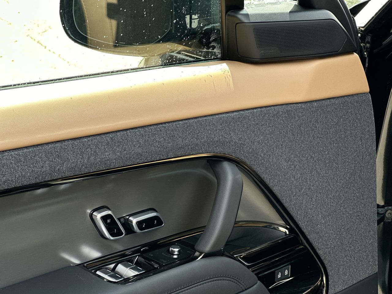 2025 Land Rover RANGE ROVER SPORT Plug-in Hybrid in Vancouver, British Columbia