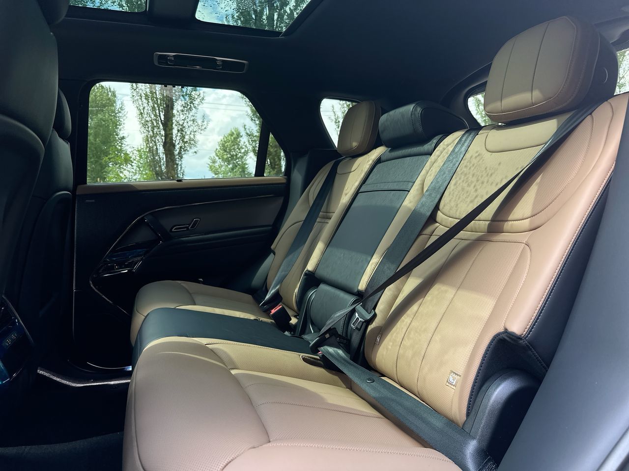 2025 Land Rover RANGE ROVER SPORT Plug-in Hybrid in Vancouver, British Columbia