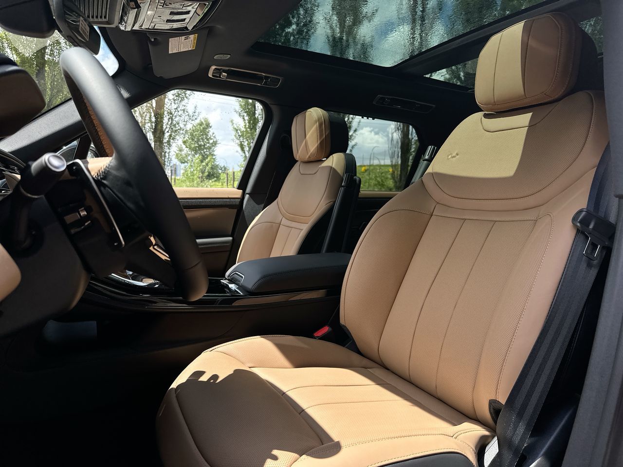 2025 Land Rover RANGE ROVER SPORT Plug-in Hybrid in Vancouver, British Columbia