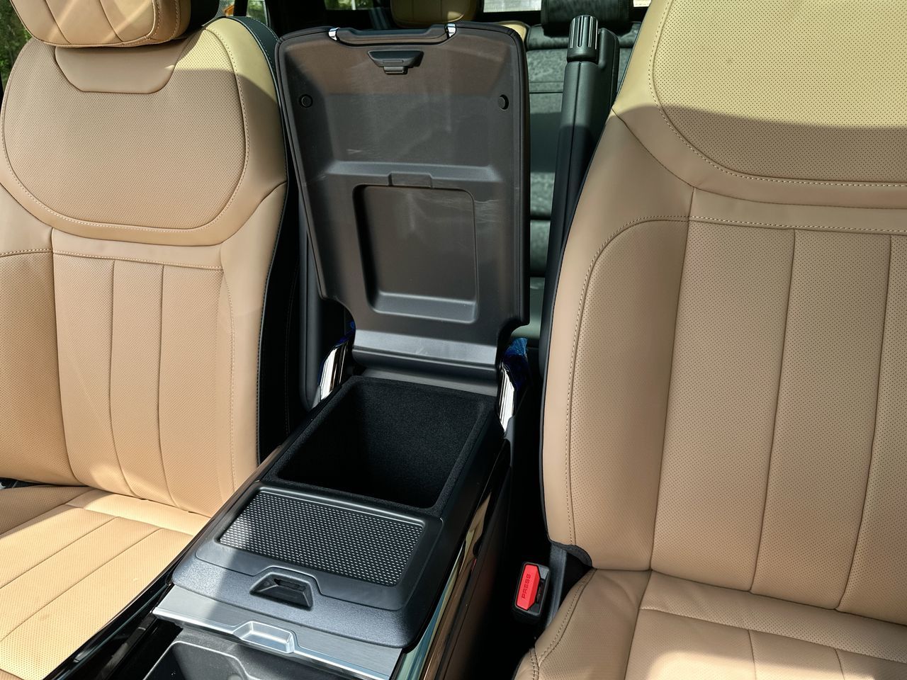 2025 Land Rover RANGE ROVER SPORT Plug-in Hybrid in Vancouver, British Columbia