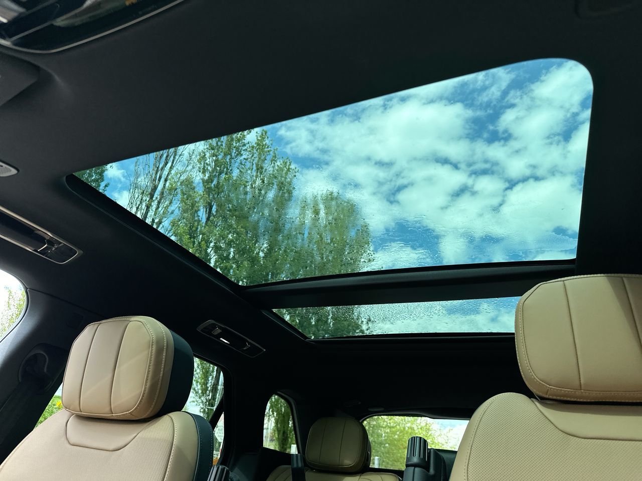 2025 Land Rover RANGE ROVER SPORT Plug-in Hybrid in Vancouver, British Columbia