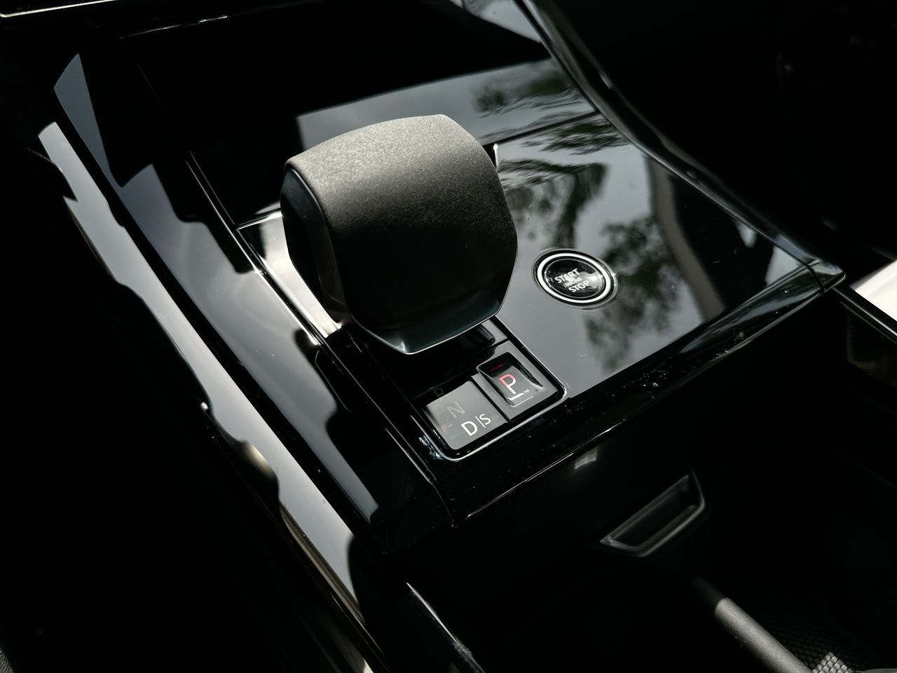 2025 Land Rover RANGE ROVER SPORT Plug-in Hybrid in Vancouver, British Columbia