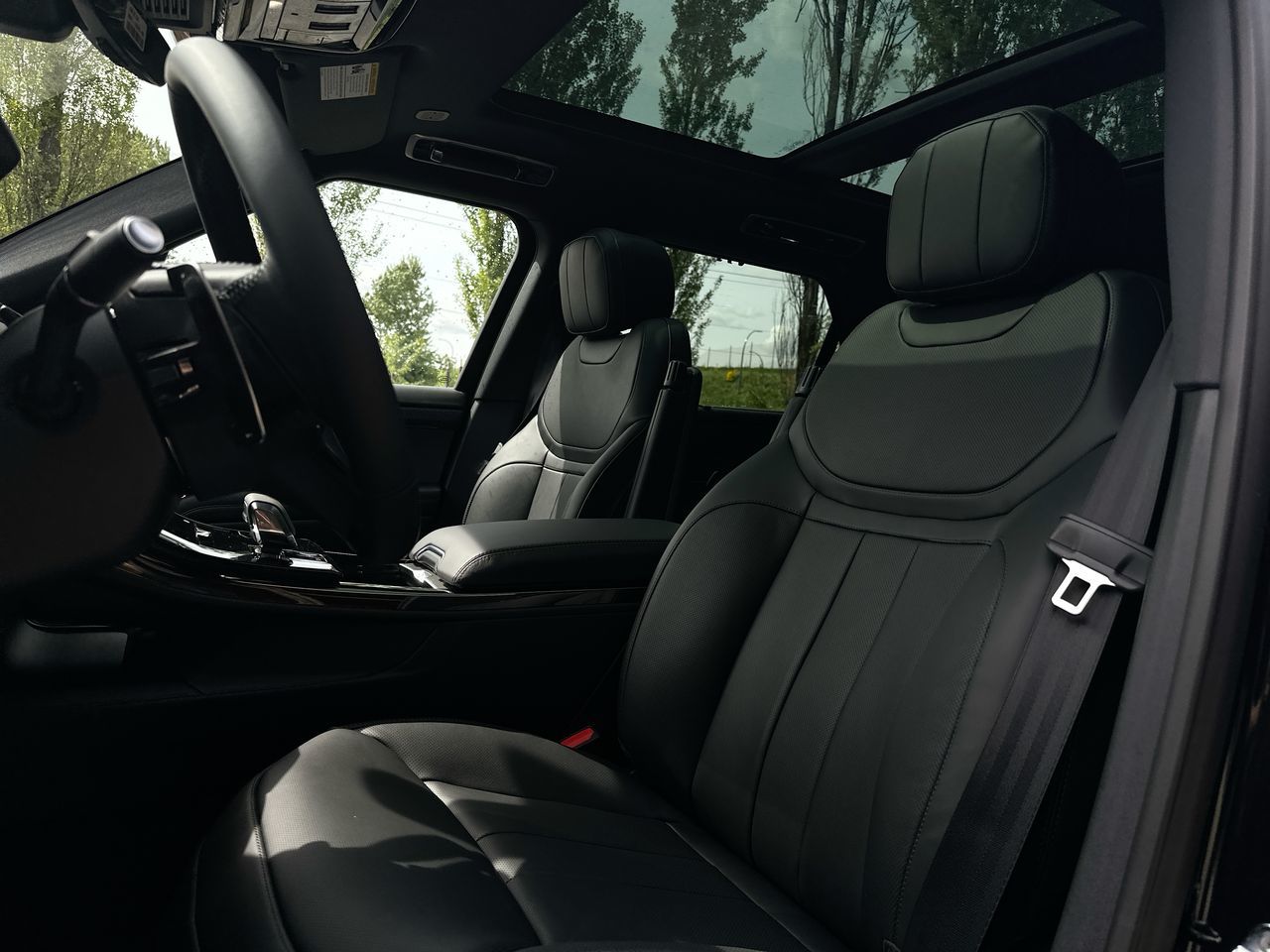 2025 Land Rover RANGE ROVER SPORT Plug-in Hybrid in Vancouver, British Columbia
