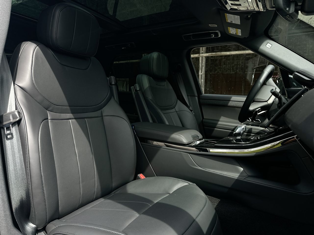 2025 Land Rover RANGE ROVER SPORT Plug-in Hybrid in Vancouver, British Columbia