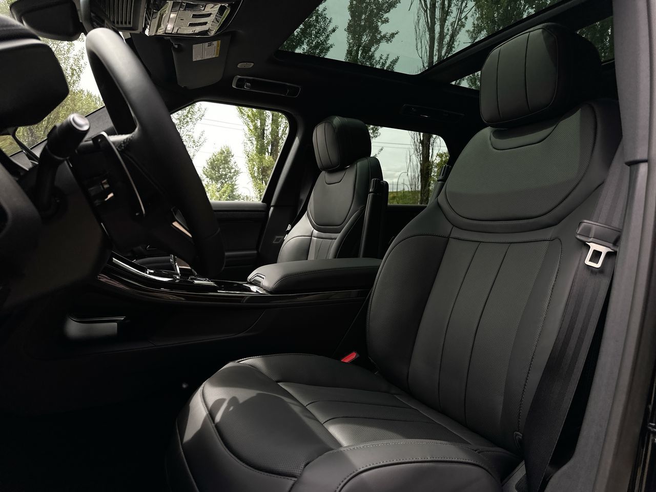 2025 Land Rover RANGE ROVER SPORT Plug-in Hybrid in Vancouver, British Columbia