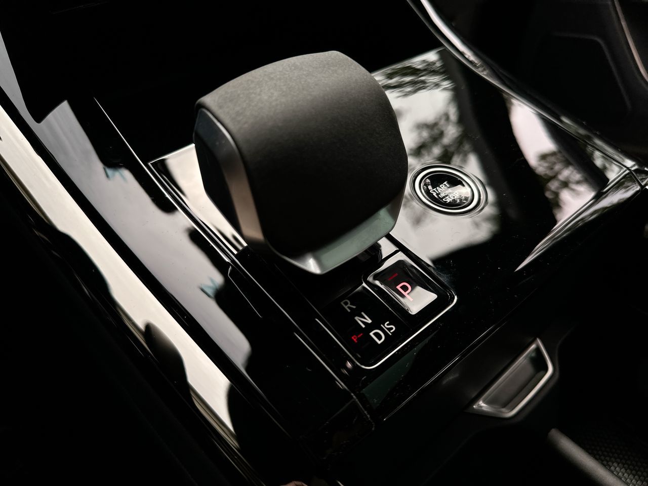 2025 Land Rover RANGE ROVER SPORT Plug-in Hybrid in Vancouver, British Columbia