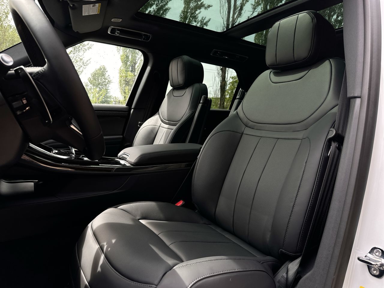 2025 Land Rover RANGE ROVER SPORT Plug-in Hybrid in Vancouver, British Columbia