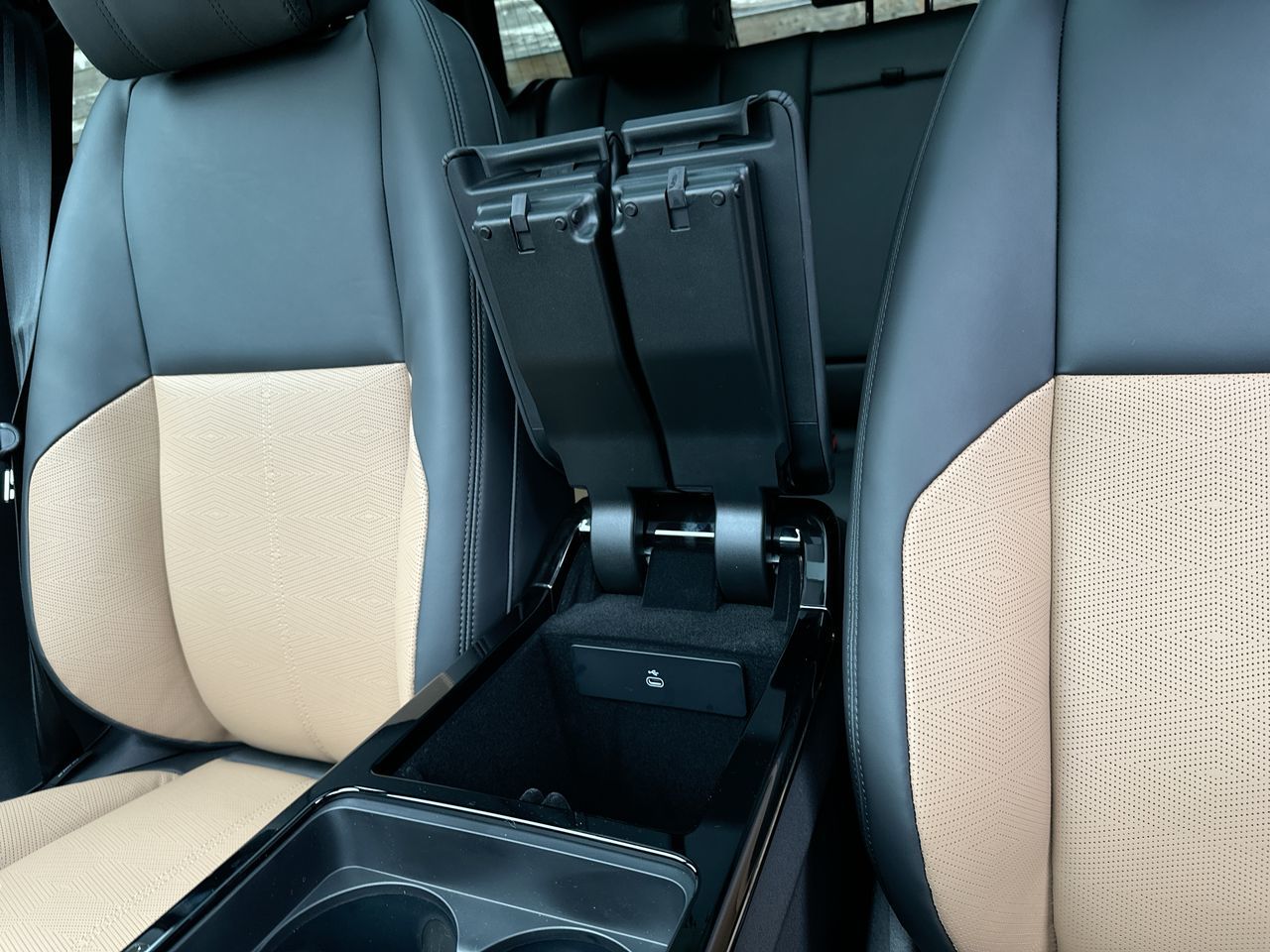 2025 Land Rover RANGE ROVER VELAR Mild Hybrid in Vancouver, British Columbia
