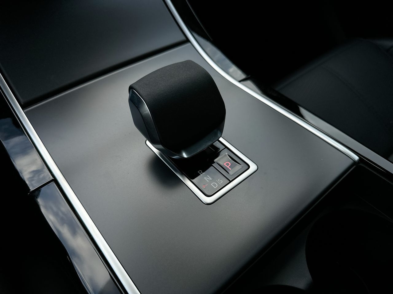 2025 Land Rover RANGE ROVER VELAR Mild Hybrid in Vancouver, British Columbia
