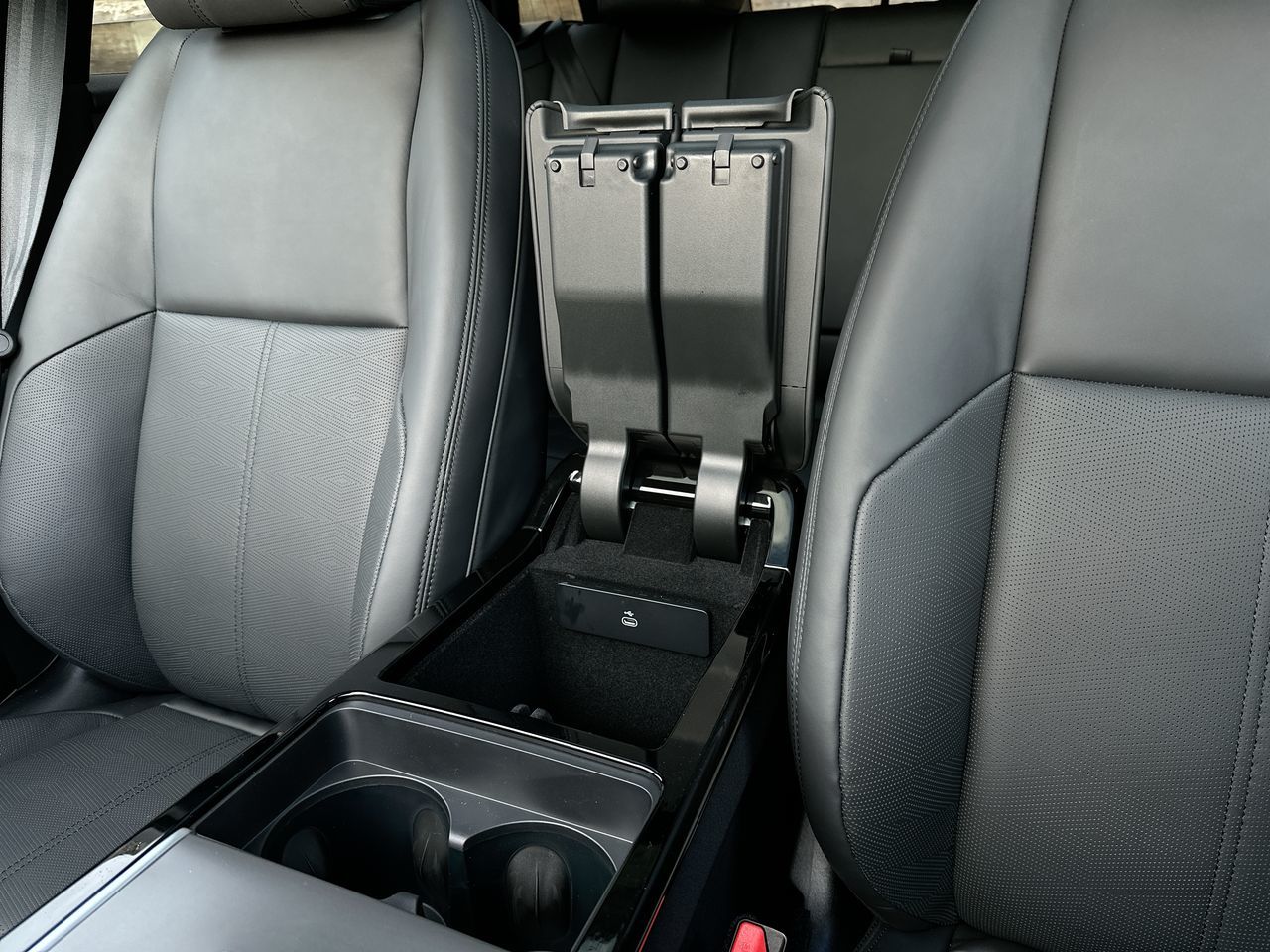 2025 Land Rover RANGE ROVER VELAR Mild Hybrid in Vancouver, British Columbia