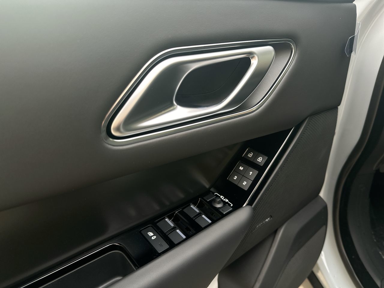 2025  Range Rover Velar Mild Hybrid