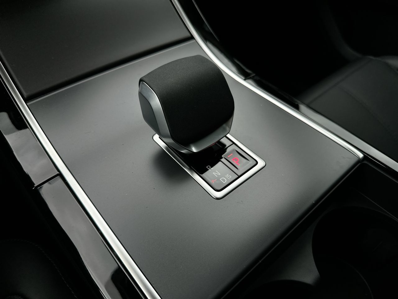 Land Rover RANGE ROVER VELAR Mild Hybrid  2025 à , Colombie-Britannique