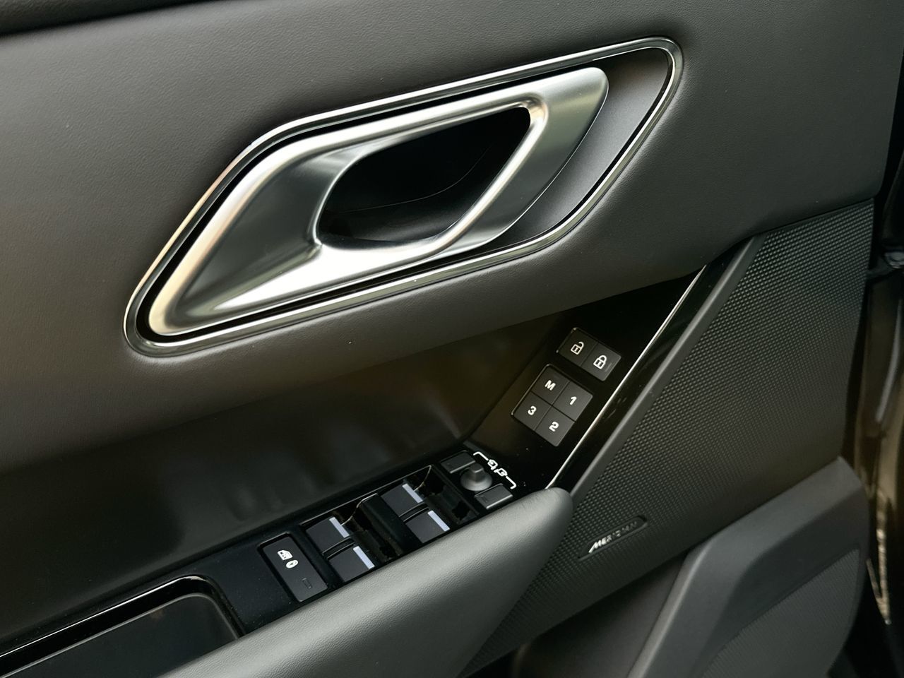 2025 Land Rover RANGE ROVER VELAR Mild Hybrid in Vancouver, British Columbia