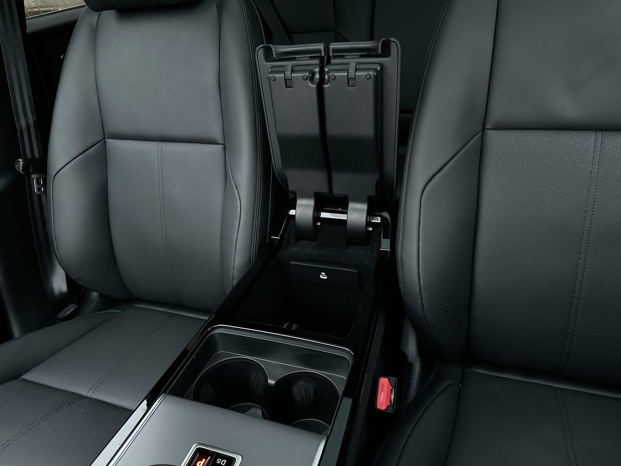 2025 Land Rover RANGE ROVER VELAR Mild Hybrid in Vancouver, British Columbia
