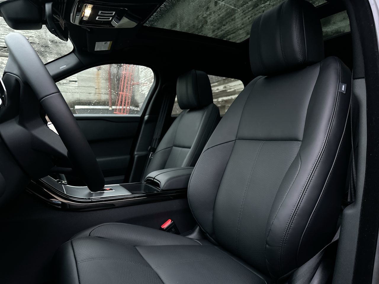 2025 Land Rover RANGE ROVER VELAR Mild Hybrid in Vancouver, British Columbia