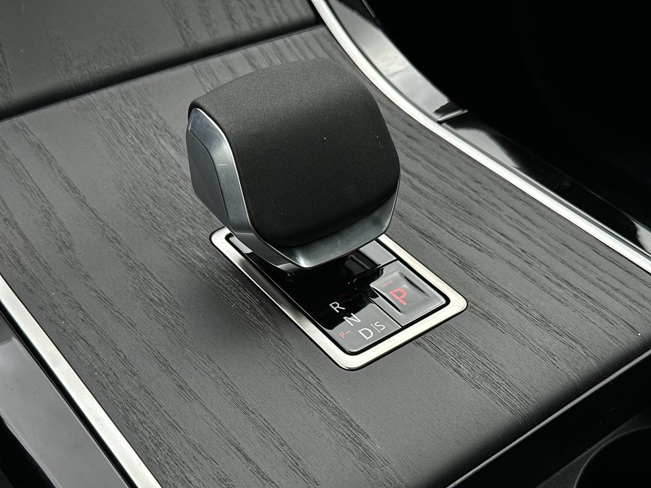 2026  Range Rover Velar Mild Hybrid