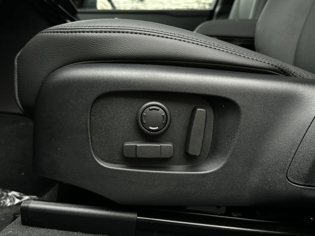 2026 Land Rover Range Rover Velar Mild Hybrid in Vancouver, British Columbia