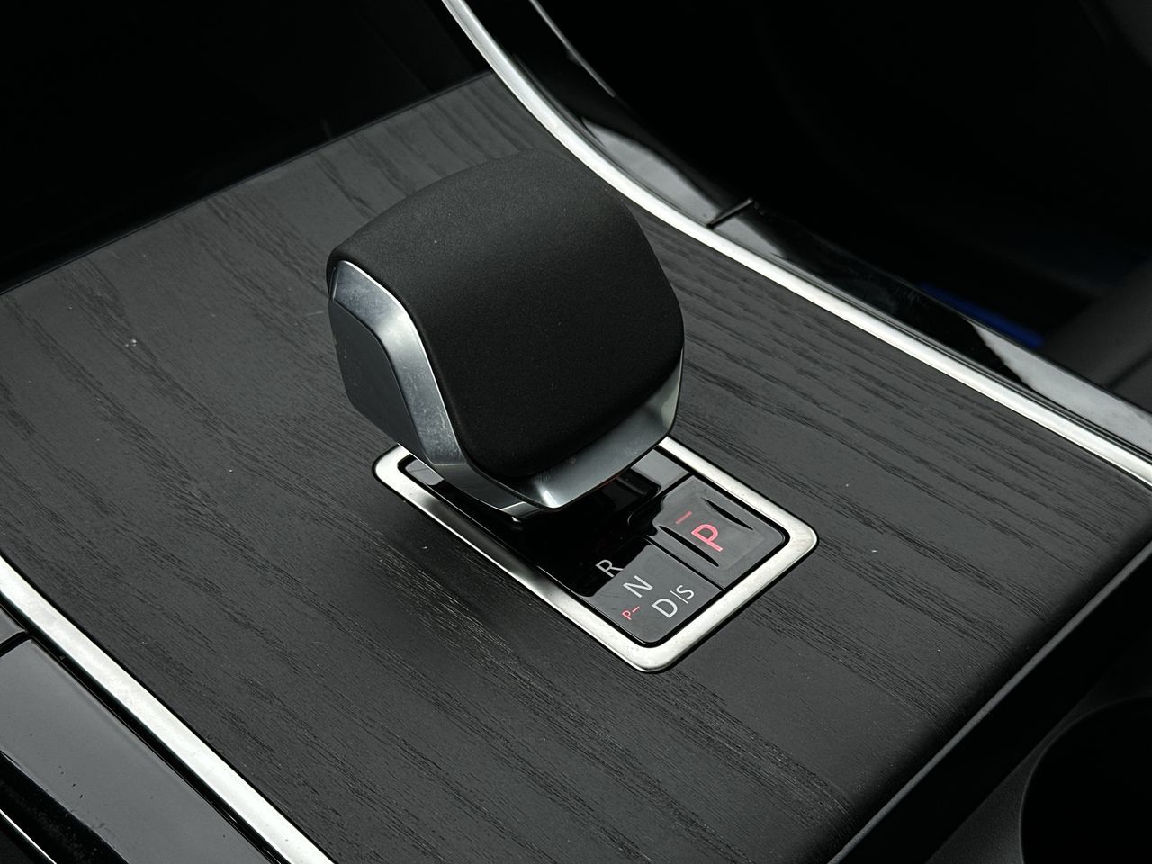 2026 Land Rover Range Rover Velar Mild Hybrid in Vancouver, British Columbia