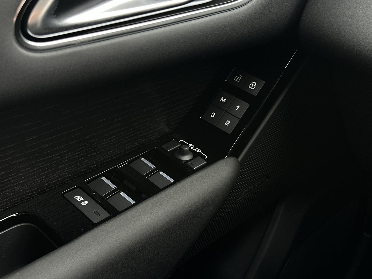 2026 Land Rover Range Rover Velar Mild Hybrid in Vancouver, British Columbia