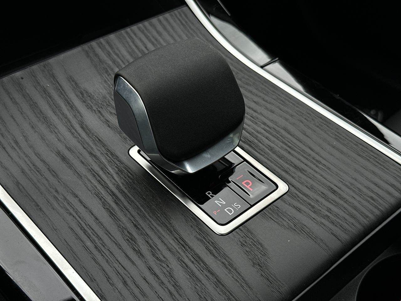 2026 Land Rover Range Rover Velar Mild Hybrid in Vancouver, British Columbia