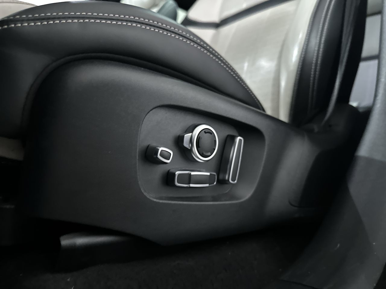 2021  Range Rover Velar