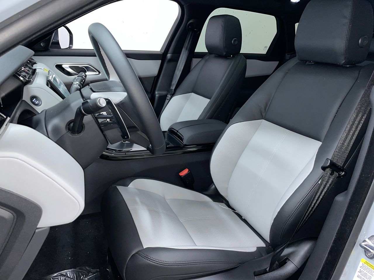 2024 Land Rover Range Rover Velar in Vancouver, British Columbia