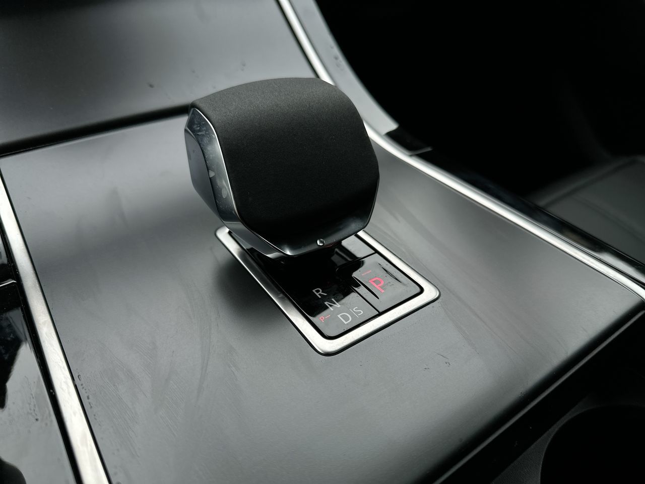 2024 Land Rover Range Rover Velar in Vancouver, British Columbia