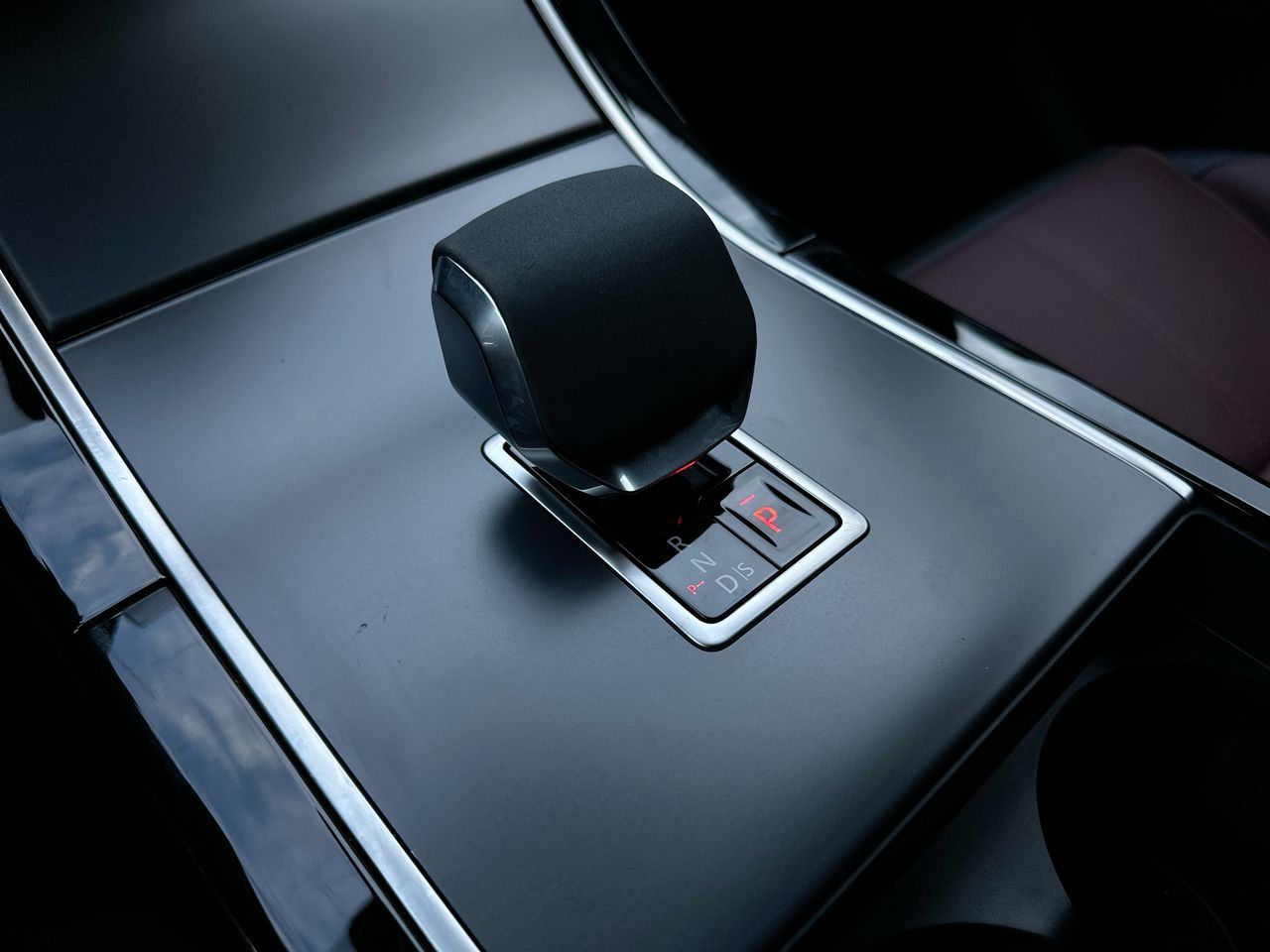2024 Land Rover Range Rover Velar in Vancouver, British Columbia