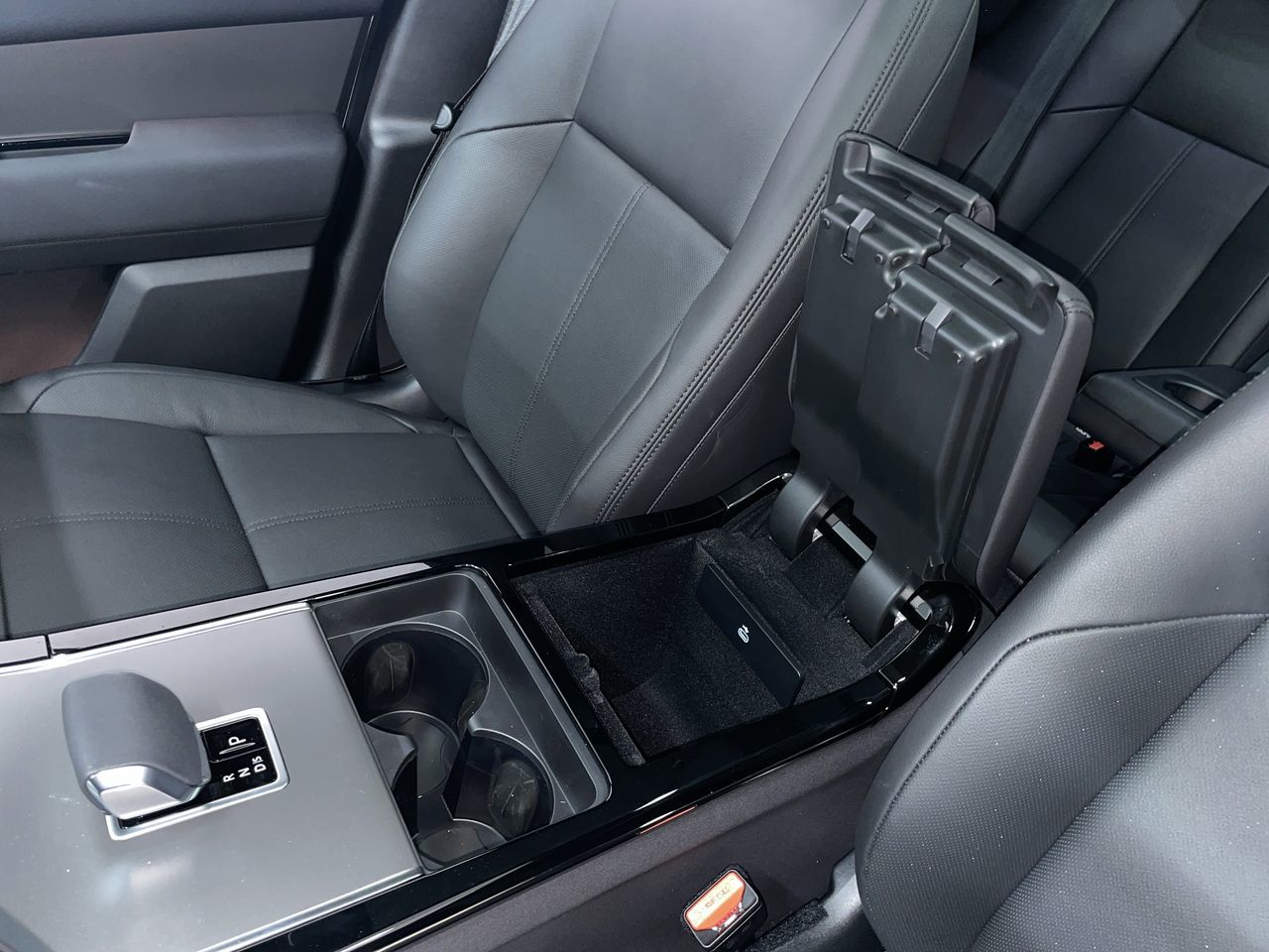 2025  Range Rover Velar