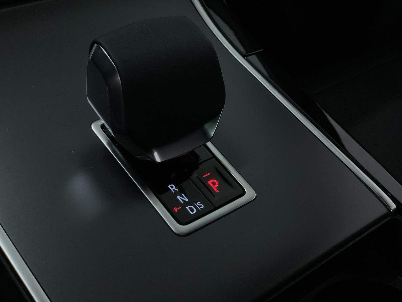 2025  Range Rover Velar