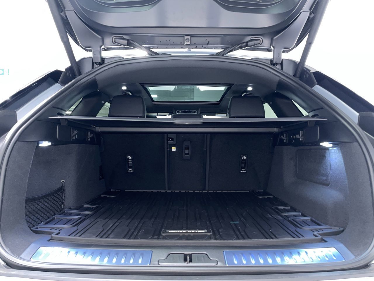 2025  Range Rover Velar