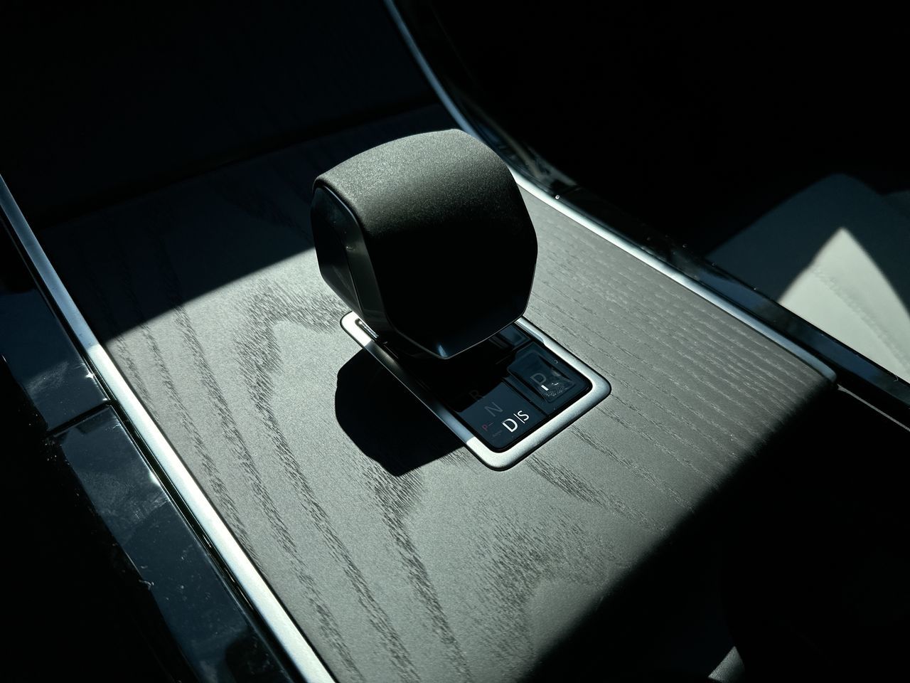 2026 Land Rover Range Rover Velar in Vancouver, British Columbia