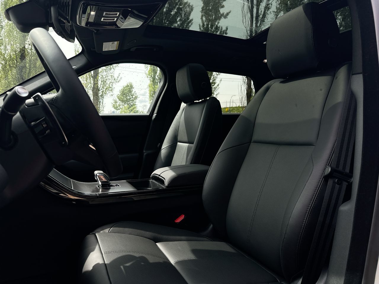 2026 Land Rover Range Rover Velar in Vancouver, British Columbia