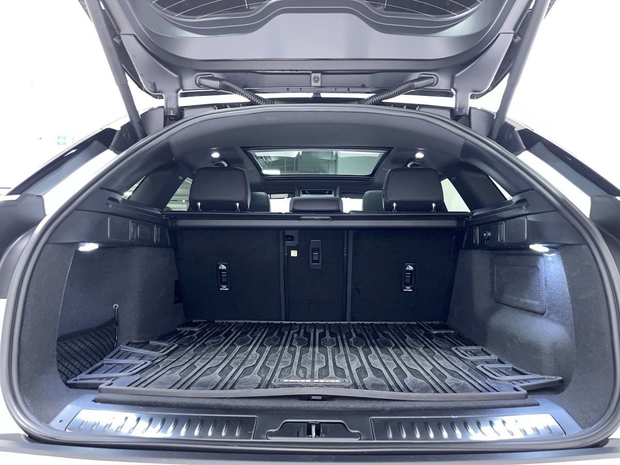 2026  Range Rover Velar