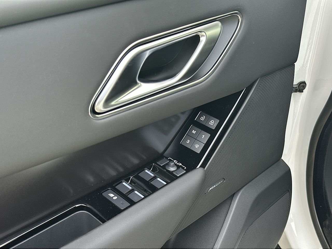 2026  Range Rover Velar