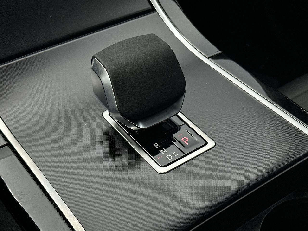 2026  Range Rover Velar