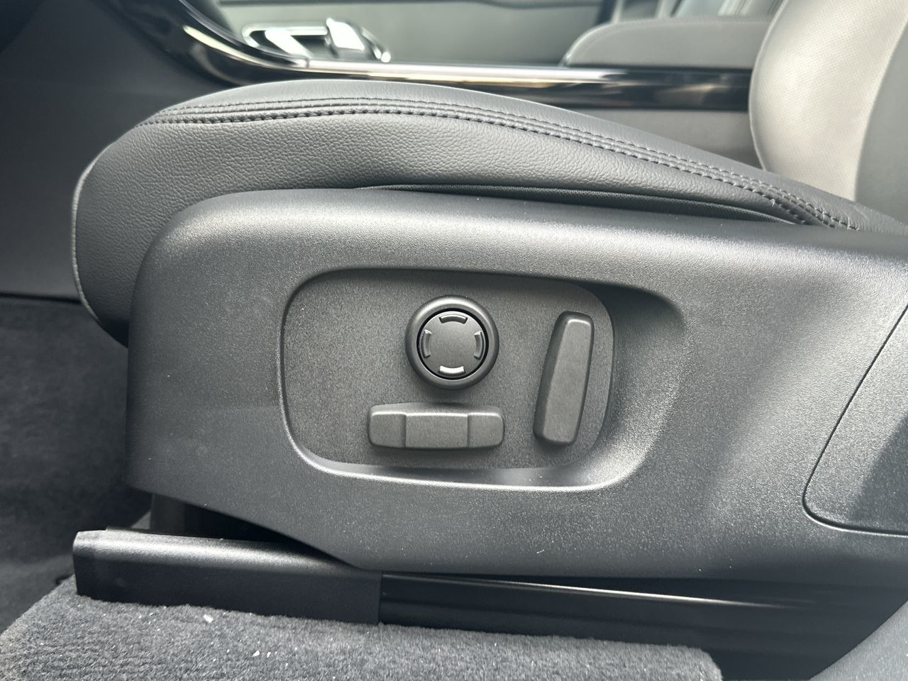 2026  Range Rover Velar