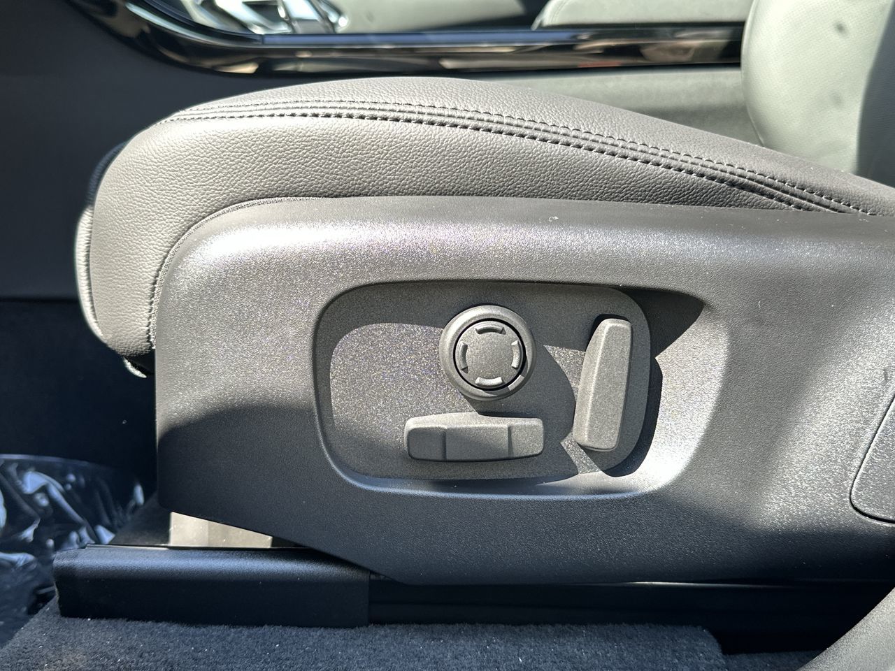 2026 Land Rover Range Rover Velar in Vancouver, British Columbia