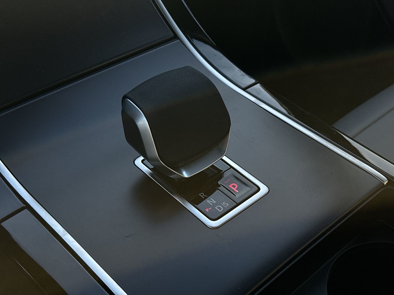 2026  Range Rover Velar