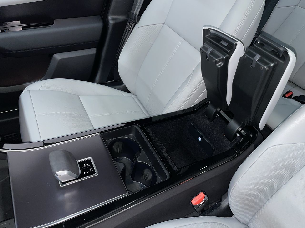 2026  Range Rover Velar