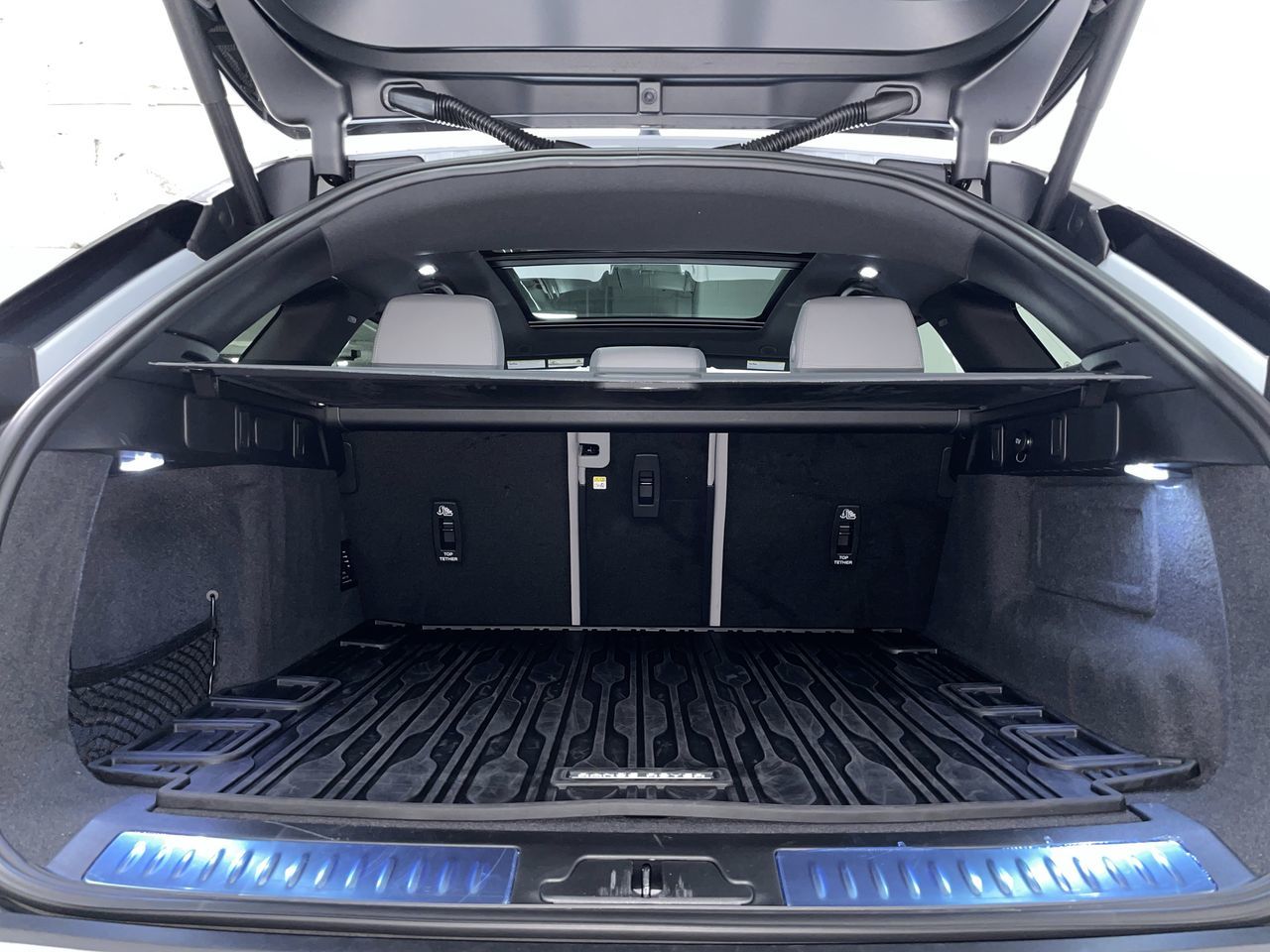 2026  Range Rover Velar