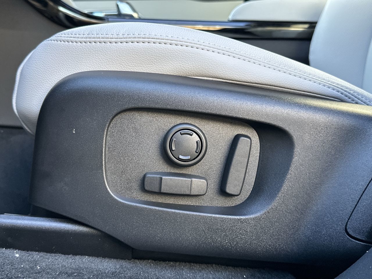 2026  Range Rover Velar