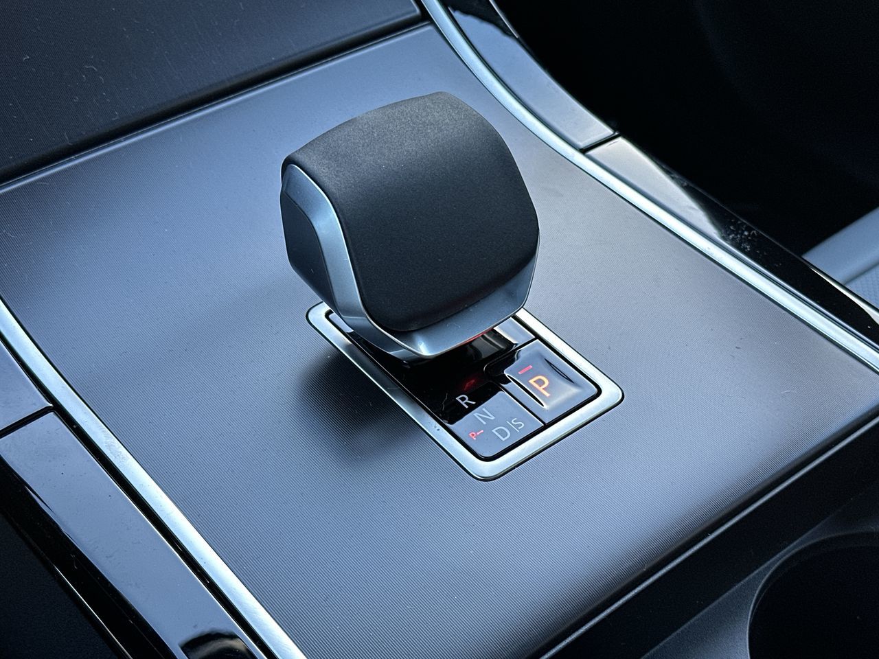 2026  Range Rover Velar