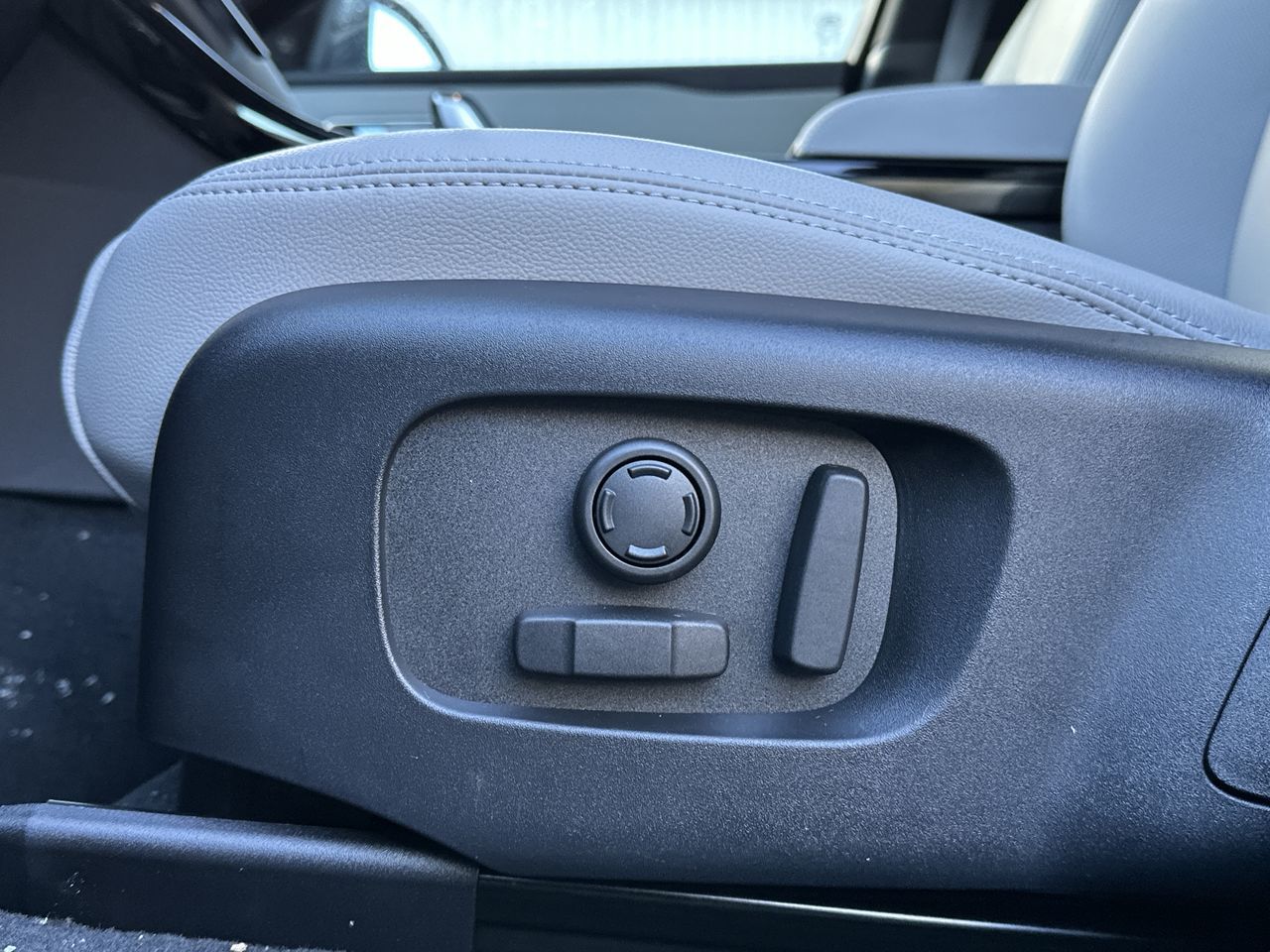 2026  Range Rover Velar