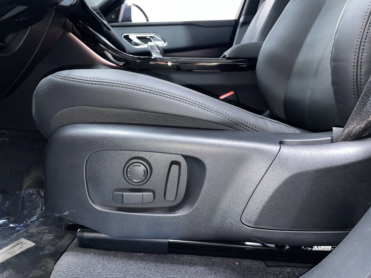 2026 Land Rover Range Rover Velar in Vancouver, British Columbia